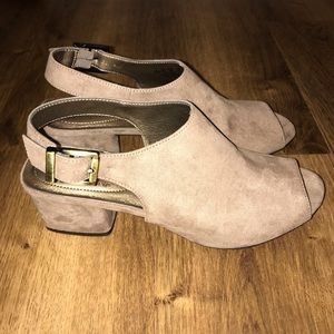 Brown / Tan Suede LifeStride Heels NWT